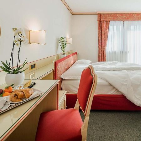 Hotel Capannina Cortina dʼAmpezzo Exterior foto