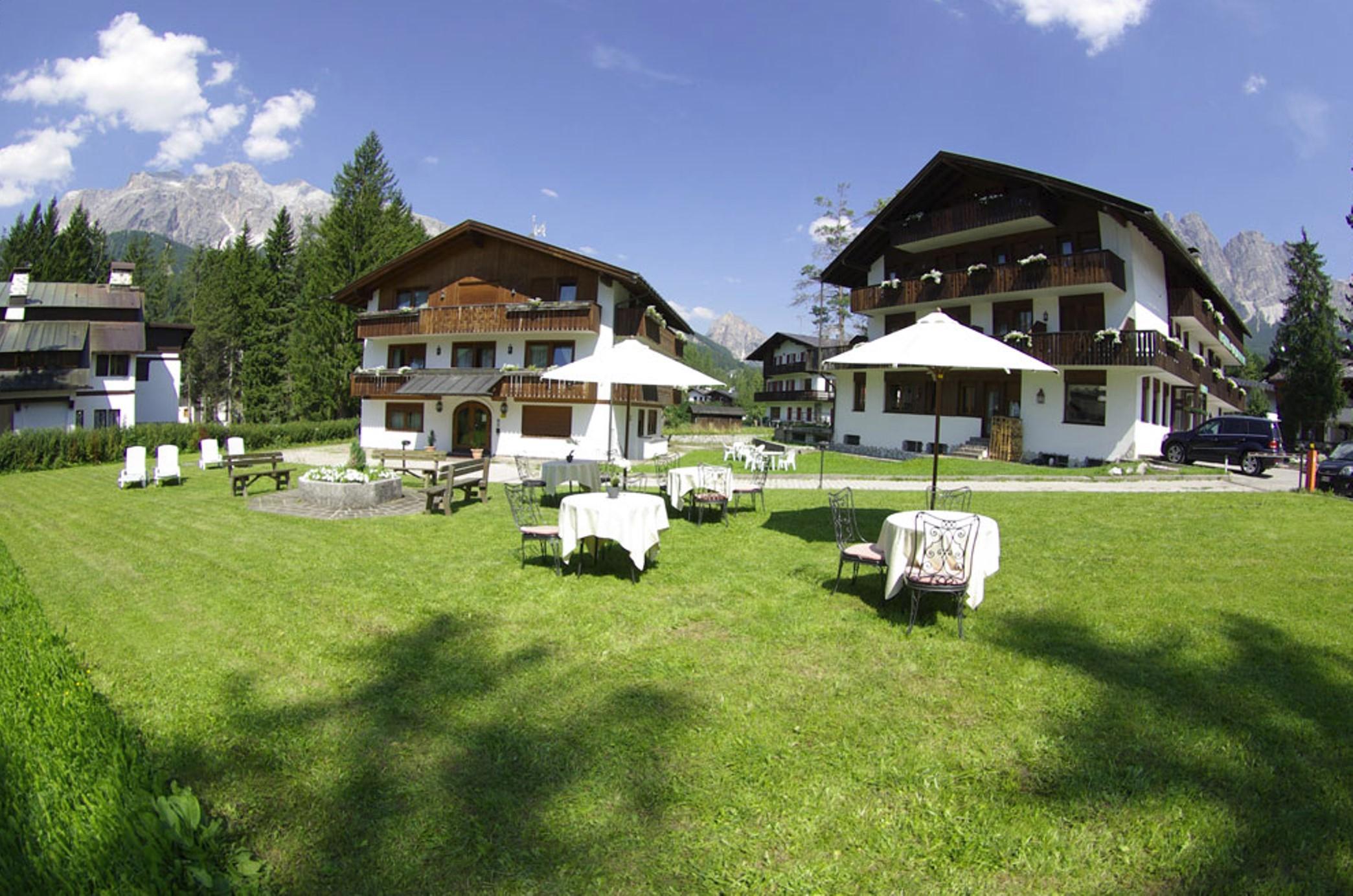 Hotel Capannina Cortina dʼAmpezzo Exterior foto