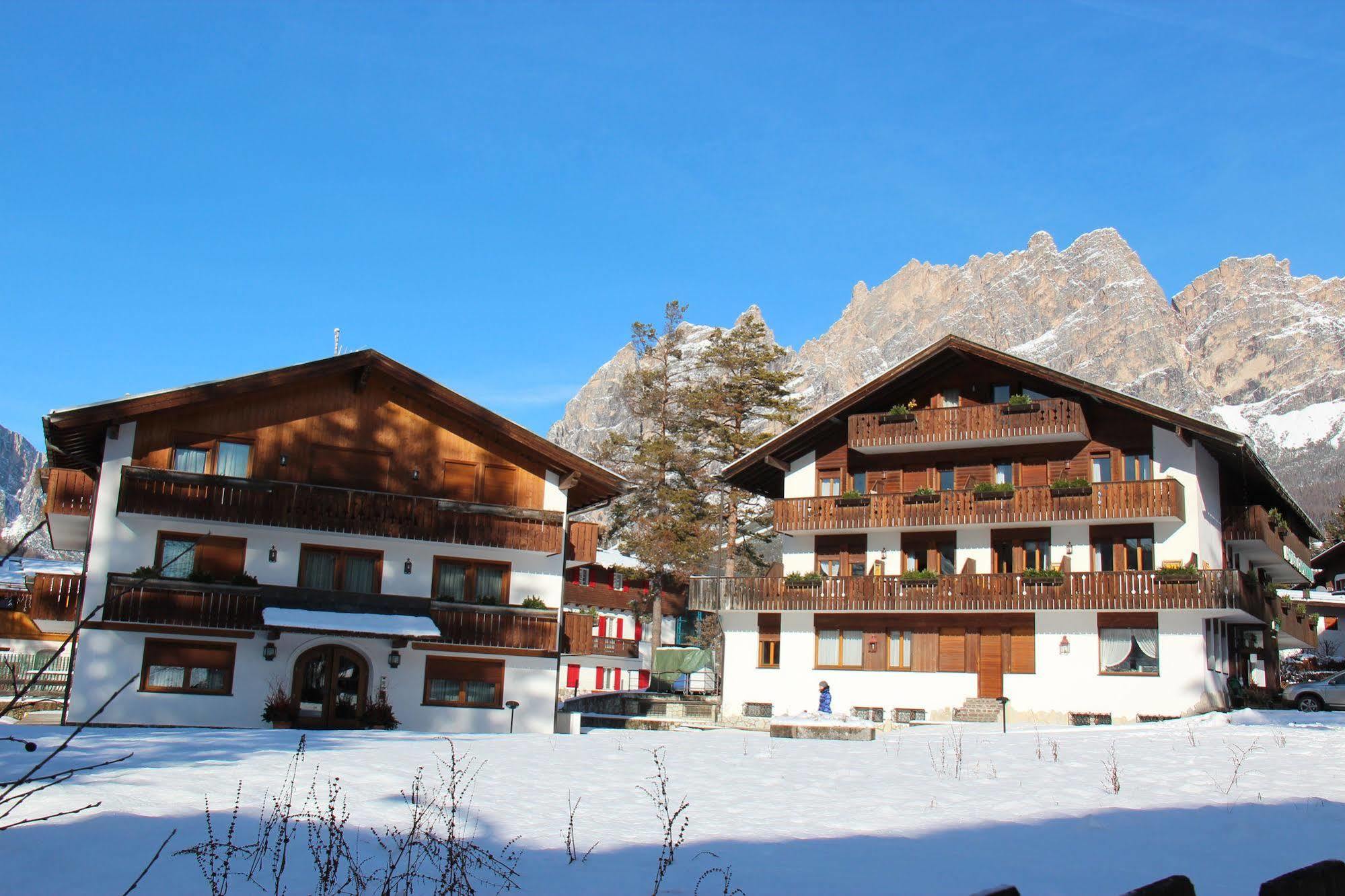 Hotel Capannina Cortina dʼAmpezzo Exterior foto
